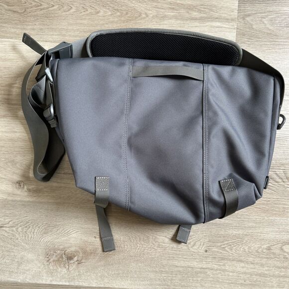 Timbuk2 Classic Messenger Crossbody Bag Gray Stuck in the Middle Commuter LOGO - Picture 8 of 11